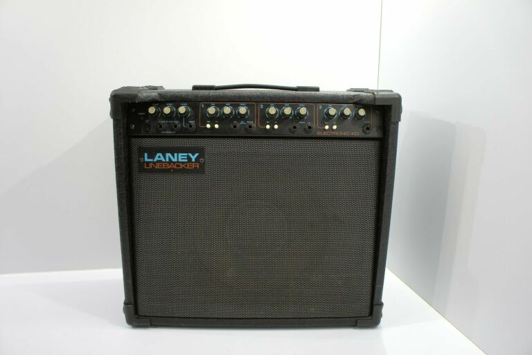 PIEC GITAROWY LANEY LINEBACKER ELECTRONIC KD 300W