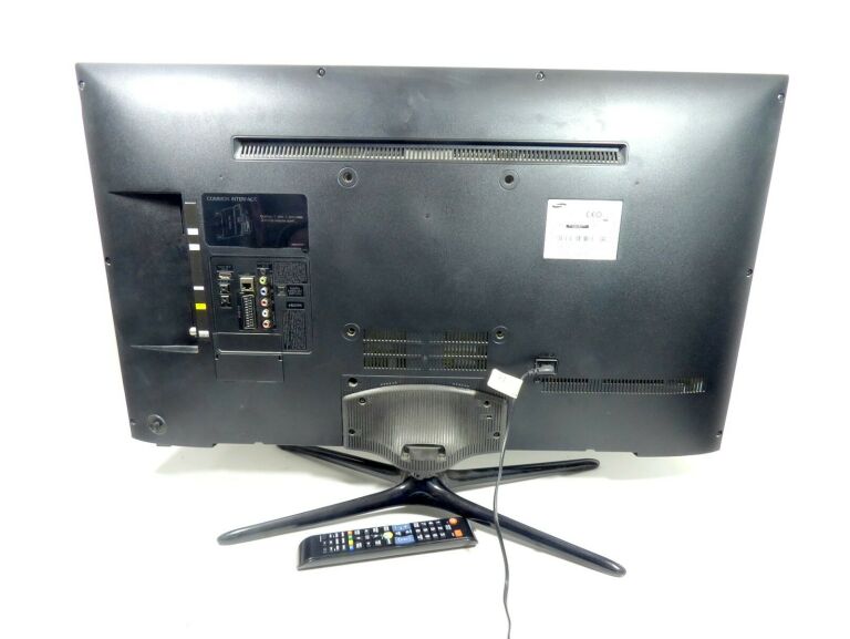 TELEWIZOR SAMSUNG SMART TV 39' UE39F550 + PILOT