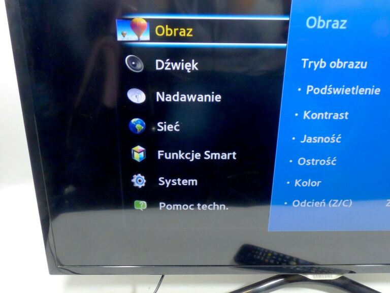 TELEWIZOR SAMSUNG SMART TV 39' UE39F550 + PILOT