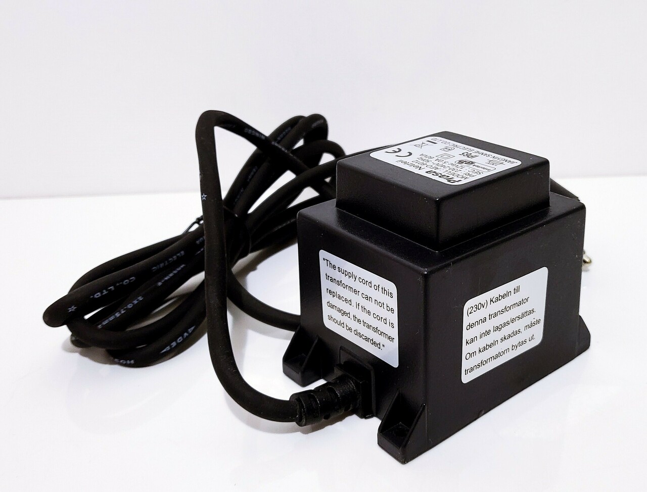 transformator-60-w-12230-v-bolthi-connect-marka-bolthi-connect