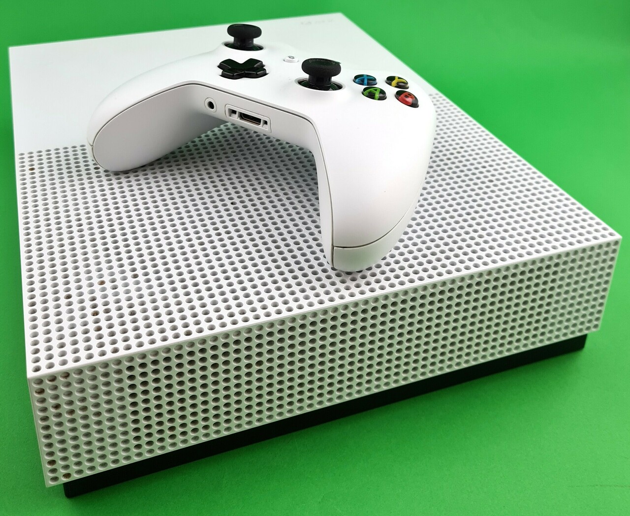 konsola-xbox-one-s-1681-1tb-z-gw10022022-kolor-bialy