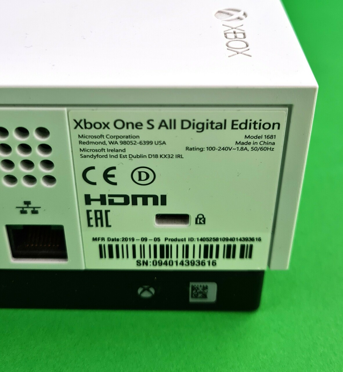 konsola-xbox-one-s-1681-1tb-z-gw10022022-dysk-wbudowana-pamiec-1-tb