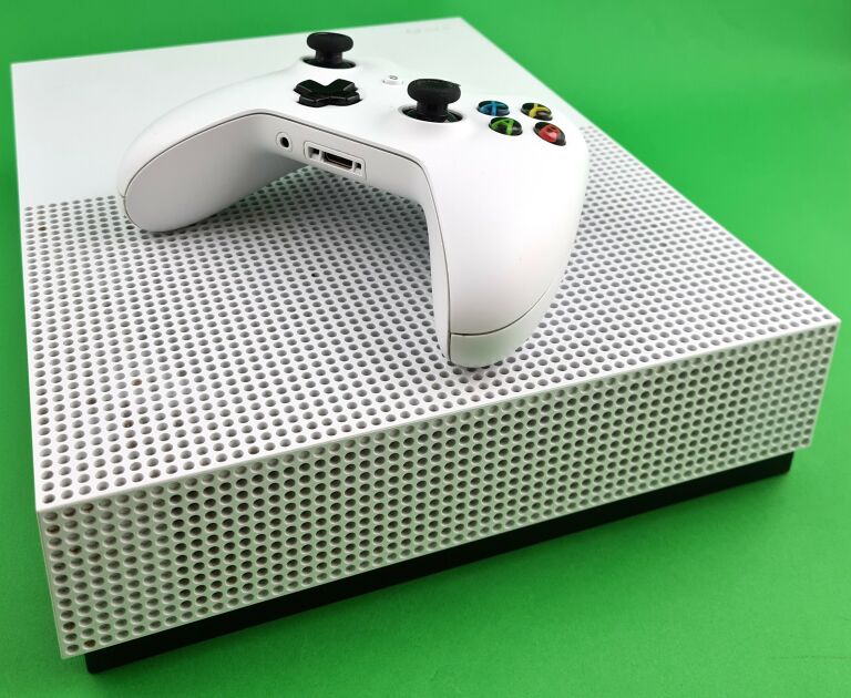 konsola-xbox-one-s-1681-1tb-z-gw10022022-kolor-bialy