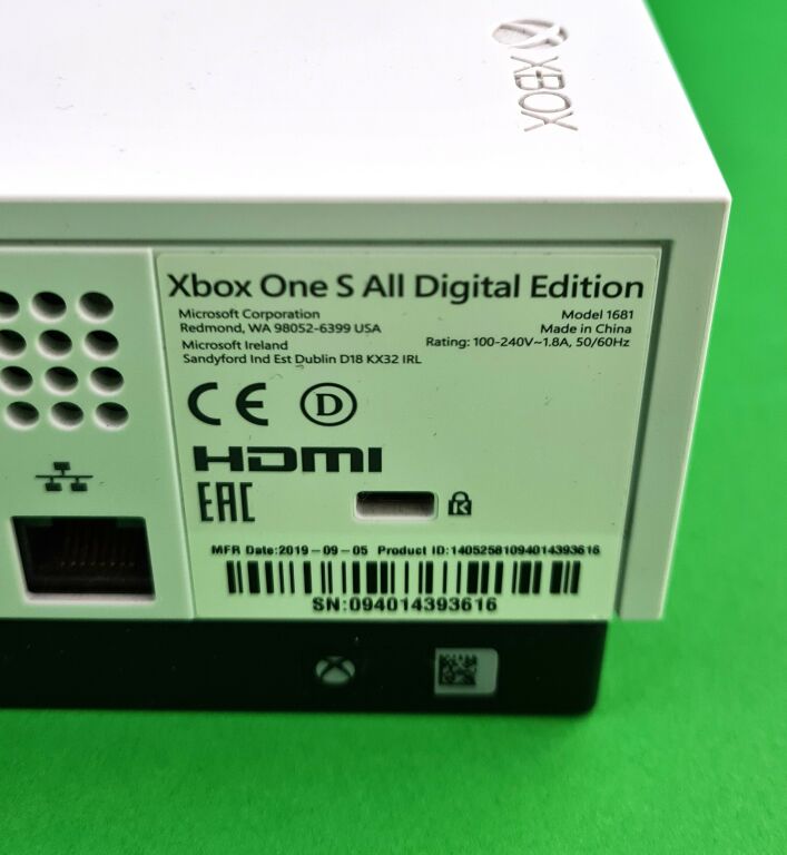 KONSOLA XBOX ONE S 1681 1TB Z GW.10.02.2022