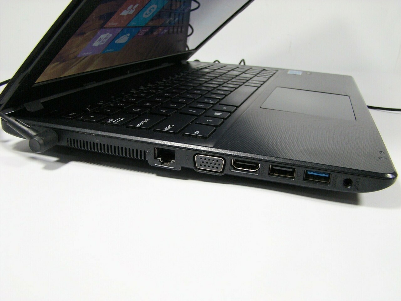 laptop-asus-x551m-win-8-500gb-rodzaj-karty-graficznej-grafika-zintegrowana