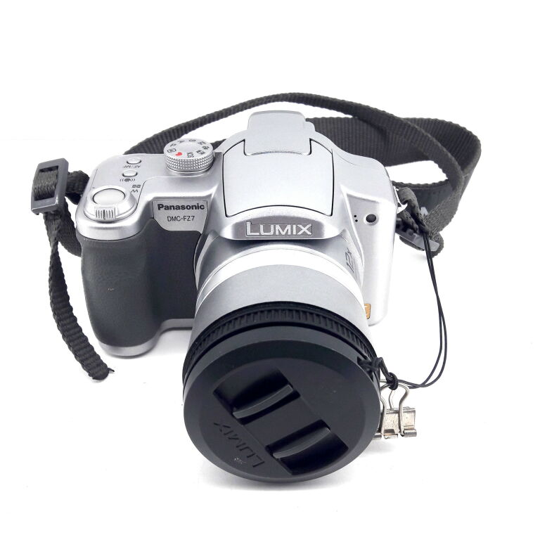 APARAT PANASONIC LUMIX DMC-FZ7