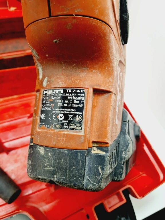 mlotowiertarka-hilti-te-7-a-2-aku-lad-walizka-zasilanie-elektryczne-akumulatorowe