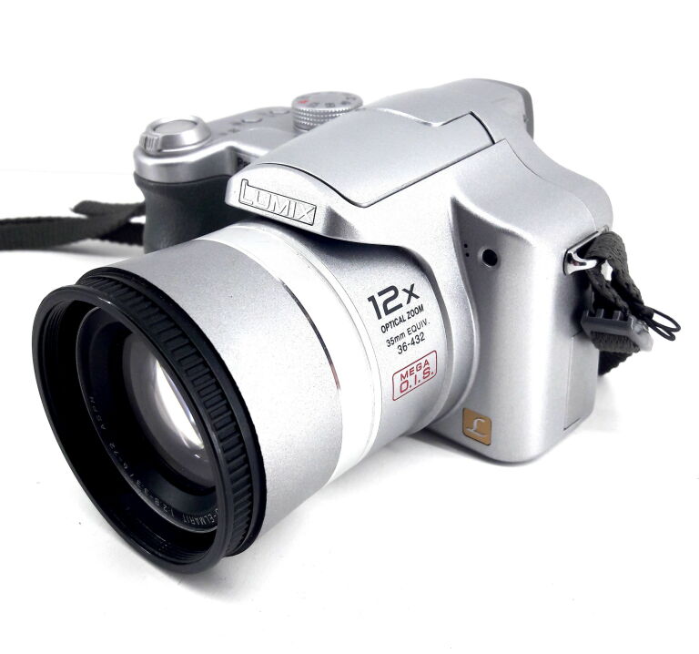 APARAT PANASONIC LUMIX DMC-FZ7