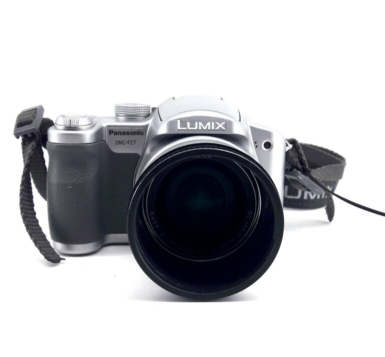 APARAT PANASONIC LUMIX DMC-FZ7
