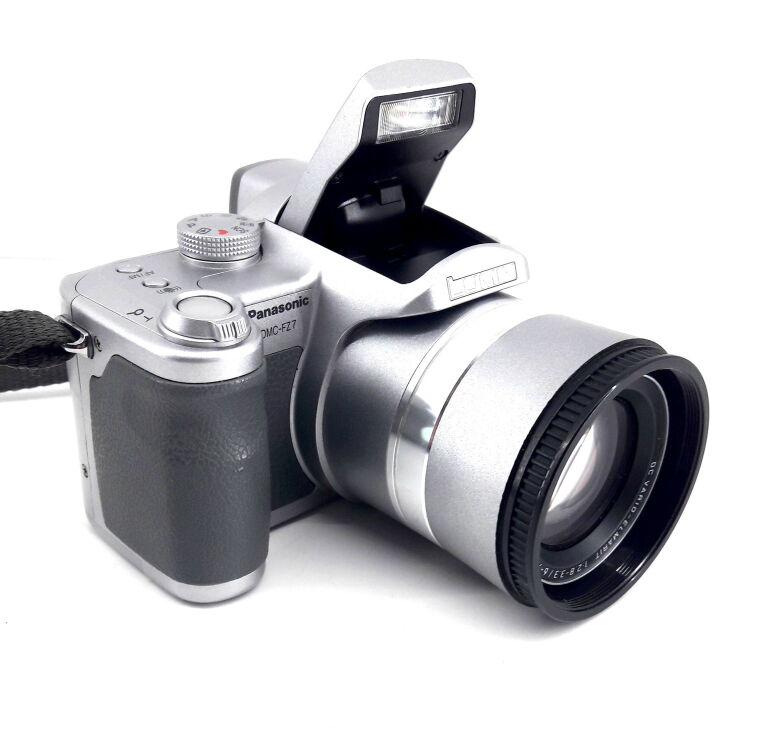 APARAT PANASONIC LUMIX DMC-FZ7