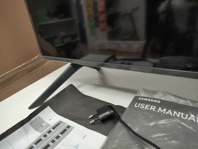 telewizor-samsung-ue50tu7172-gwarancja-1-rok-marka-samsung