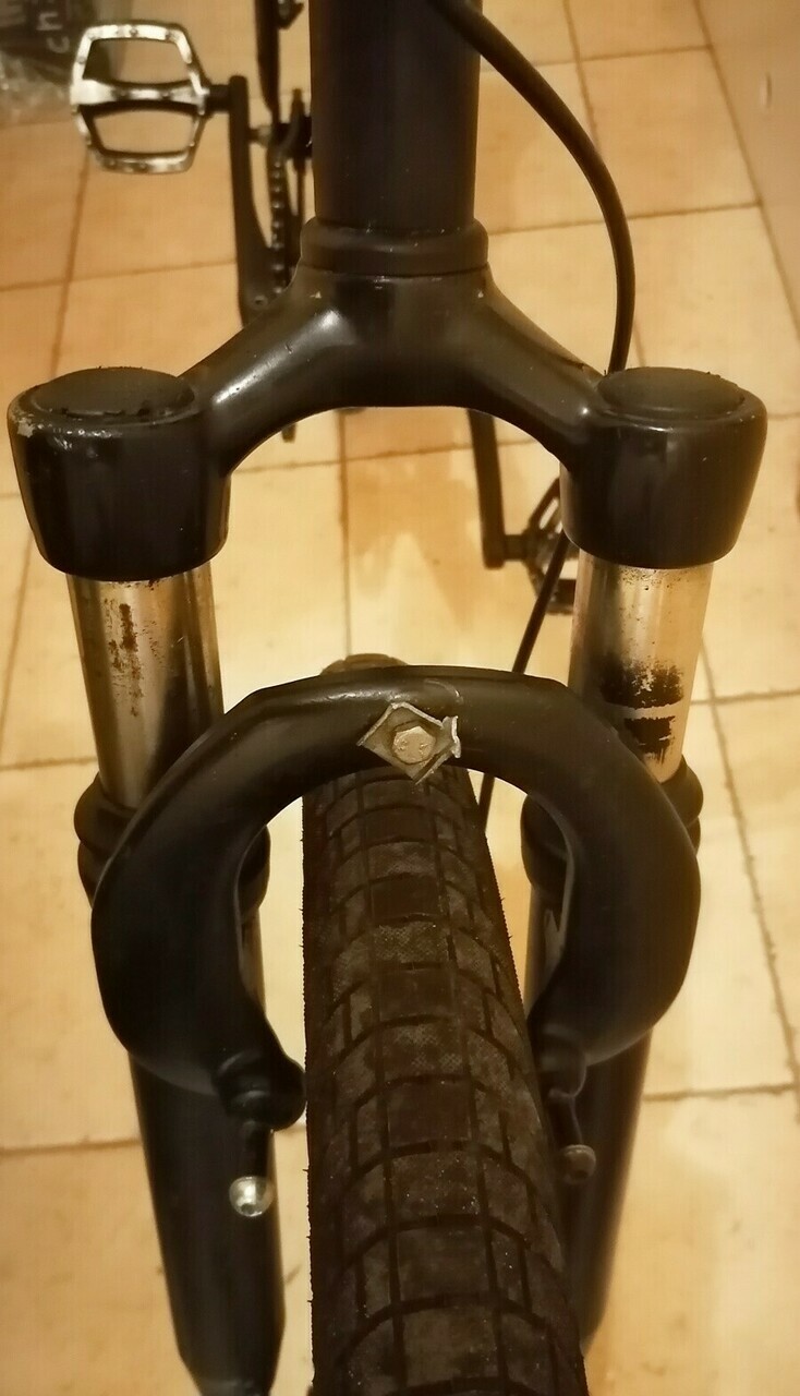 rower-bmx-giant-czarny-mat-model-0000