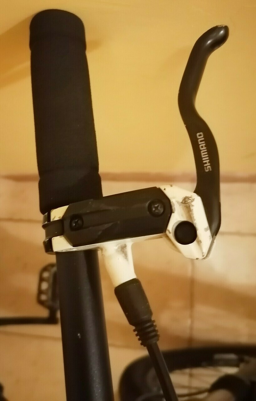 rower-bmx-giant-czarny-mat-plec-nie-dotyczy