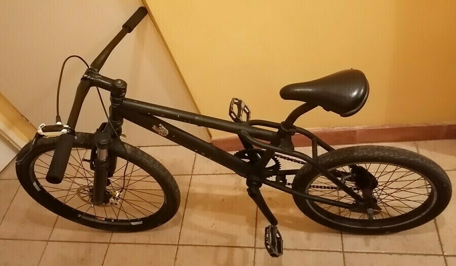 rower-bmx-giant-czarny-mat-stan-uzywany