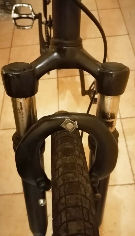 rower-bmx-giant-czarny-mat-model-0000