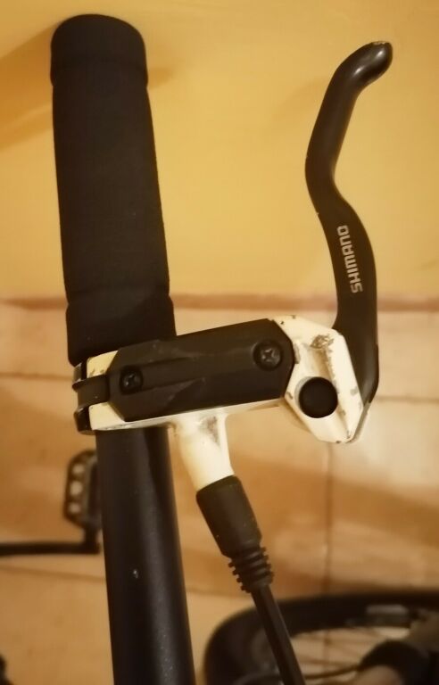 rower-bmx-giant-czarny-mat-plec-nie-dotyczy