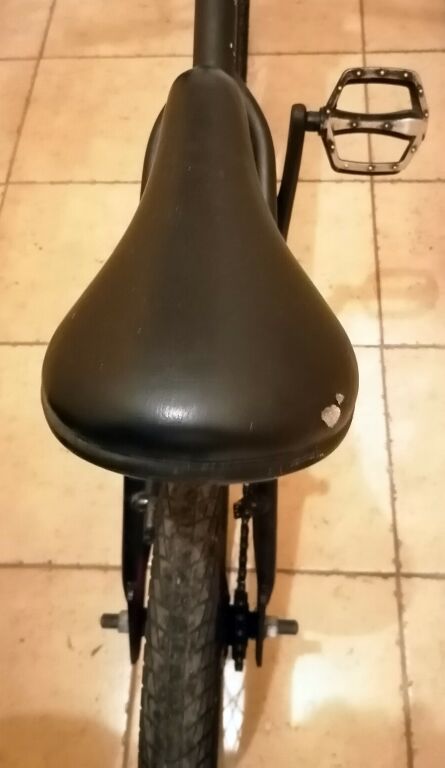 rower-bmx-giant-czarny-mat-kolor-czarny