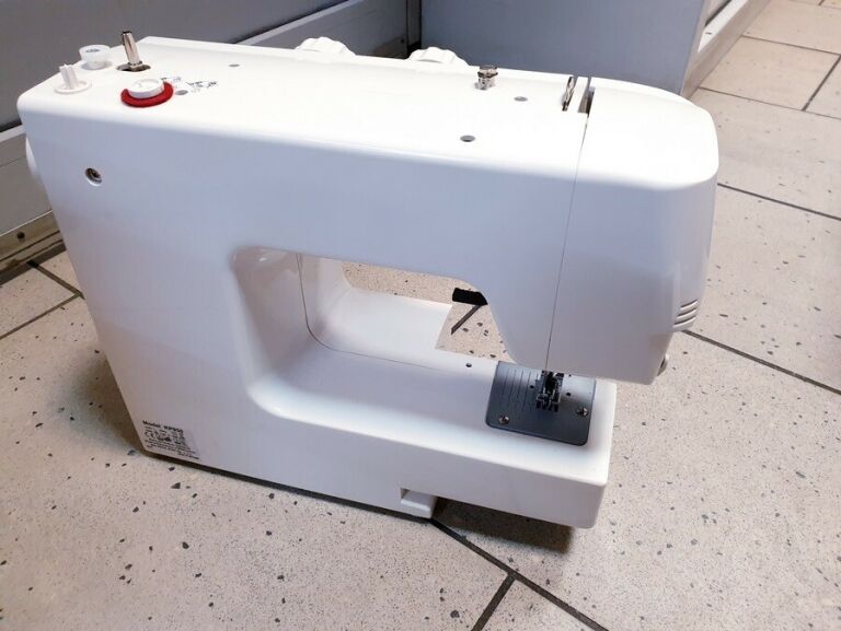 maszyna-do-szycia-modena-kp950-kolor-dominujacy-bialy