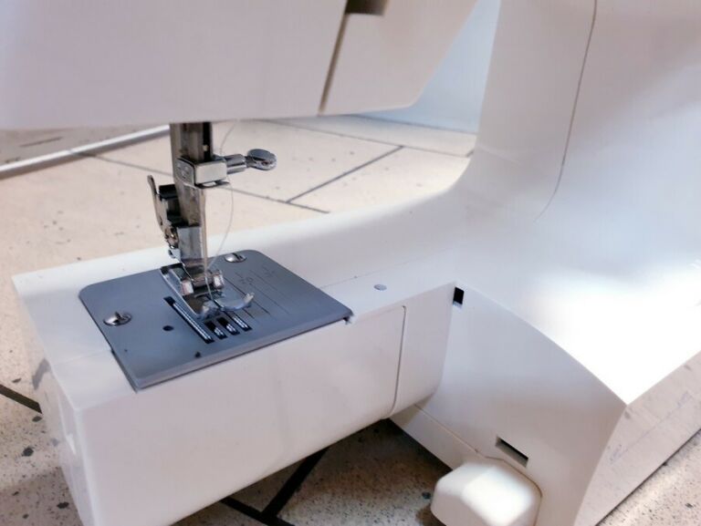 maszyna-do-szycia-modena-kp950-chwytacz-nitki-wahadlowy