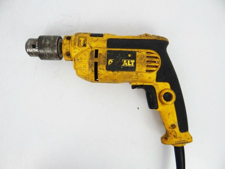 WIERTARKA UDAROWA 650W DWD024-QS DEWALT