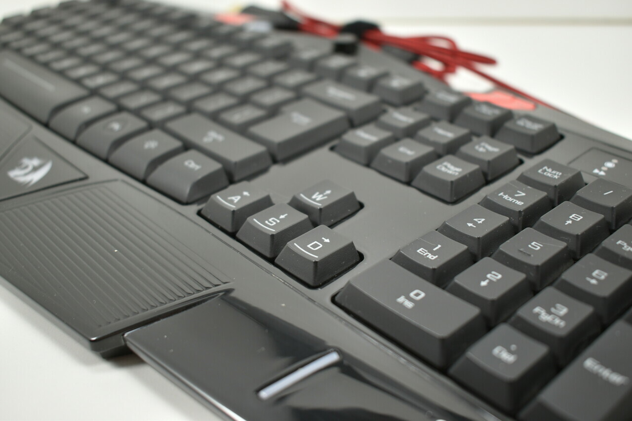 klawiatura-reddragon-asura-interfejs-usb