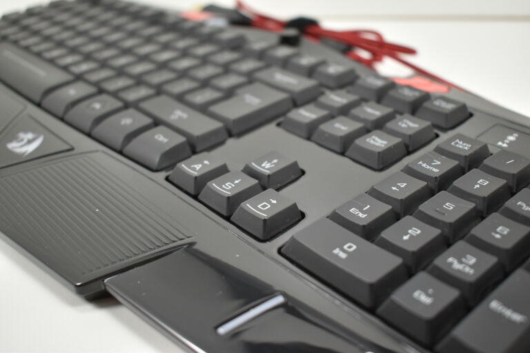 klawiatura-reddragon-asura-interfejs-usb