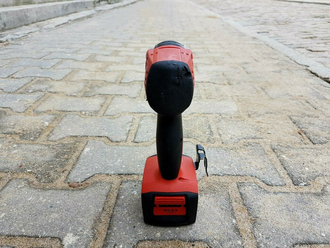 zakretarka-udarowa-hilti-siw-14-a-2x52ah-lad-seria-siw