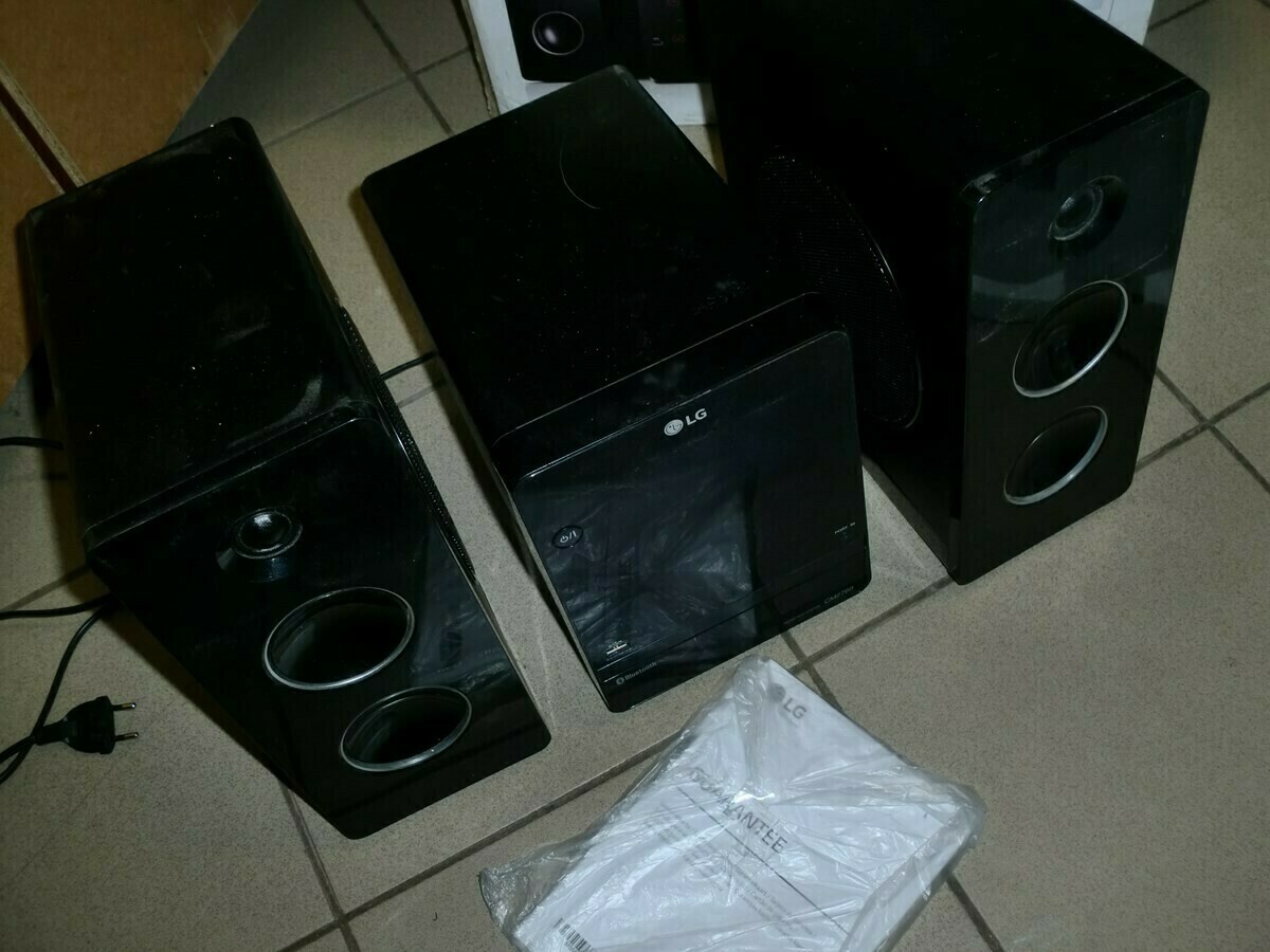 wieza-lg-cm2760-radio-fm