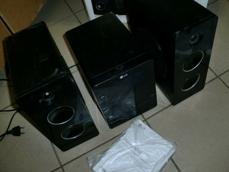 wieza-lg-cm2760-radio-fm