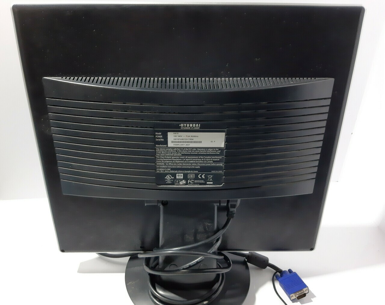 monitor-hyundai-n91s-stan-uzywany