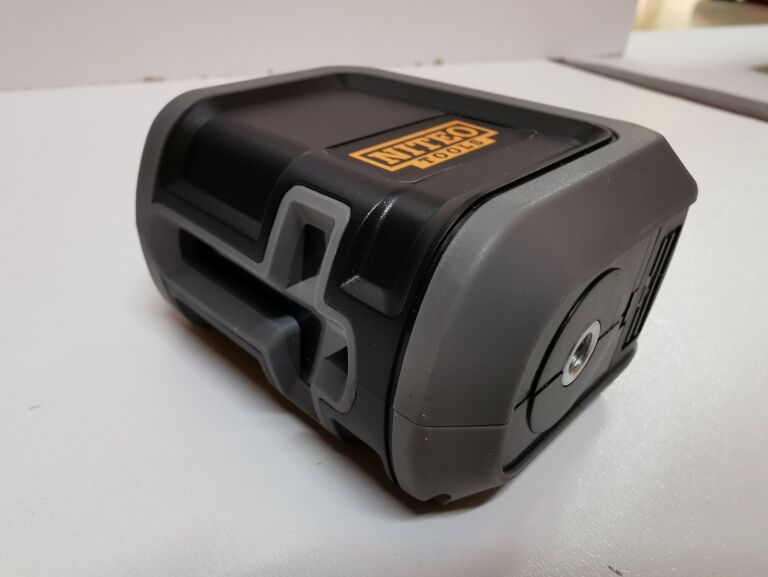POZIOMICA LASEROWA NITEO TOOLS ZE STATYWEM