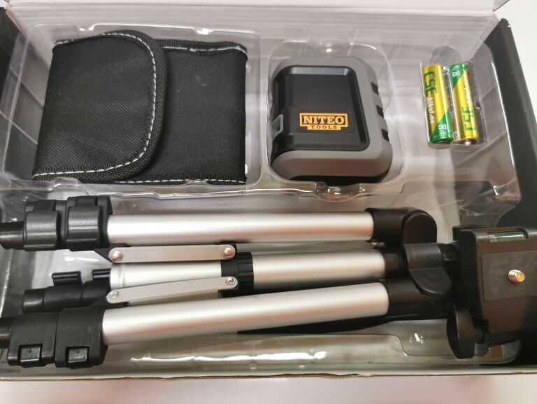 POZIOMICA LASEROWA NITEO TOOLS ZE STATYWEM