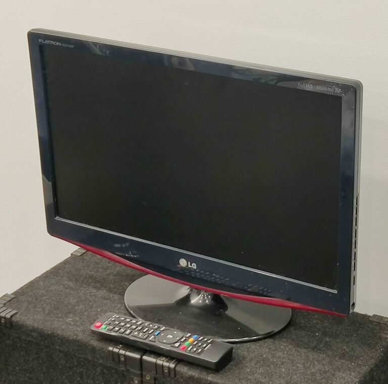 MONITOR Z TUNEREM TV LG M227WDL Z PILOTEM!