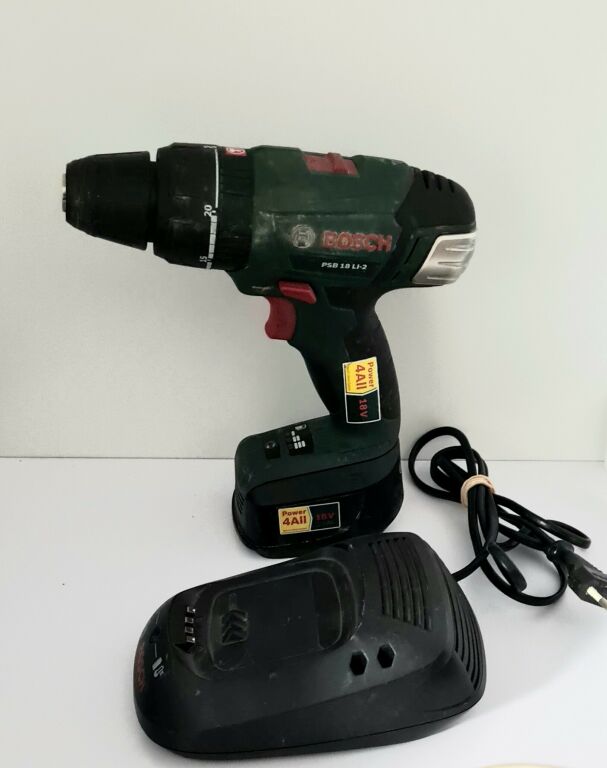 WKRĘTARKA BOSCH ŁADOWARKA 18V PSB 18 LI-2