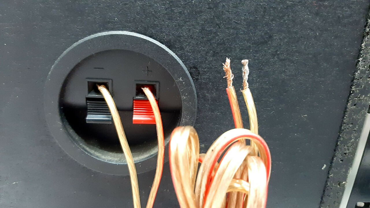 wieza-technics-zestaw-z-kolumnami-stan-uzywany