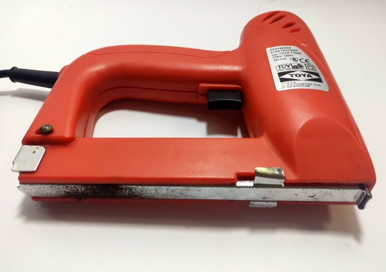 TOYA ZSZYWACZ ELEKTRYCZNY 71500