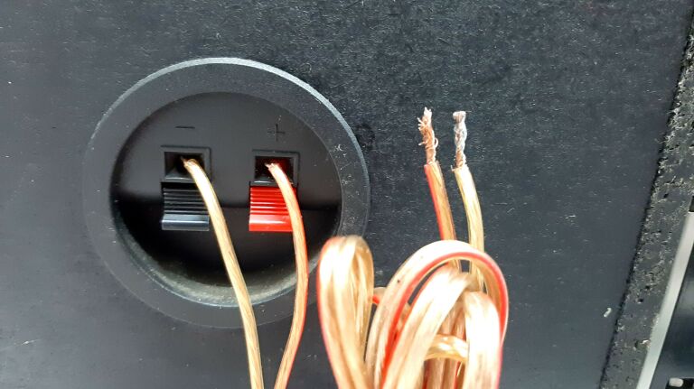 wieza-technics-zestaw-z-kolumnami-stan-uzywany