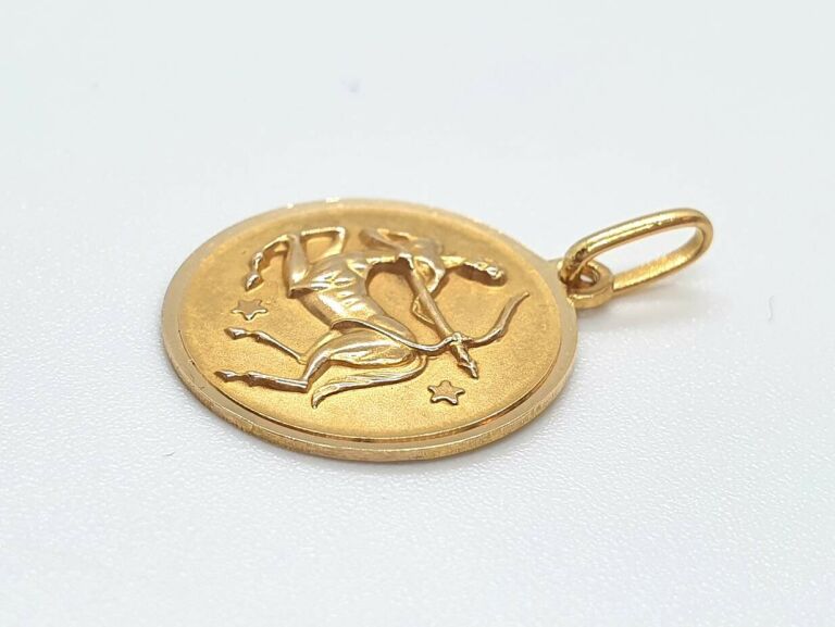 ZŁOTA ZAWIESZKA ZNAK ZODIAKU STRZELEC - 750 2,27G