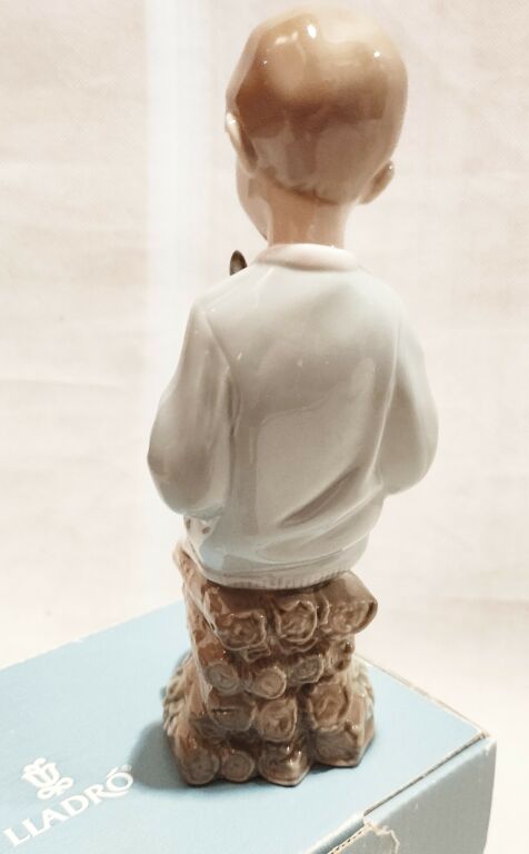 FIGURKA PORCELANA LLADRO EVERY BUNNY NEEDS
