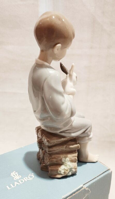 FIGURKA PORCELANA LLADRO EVERY BUNNY NEEDS