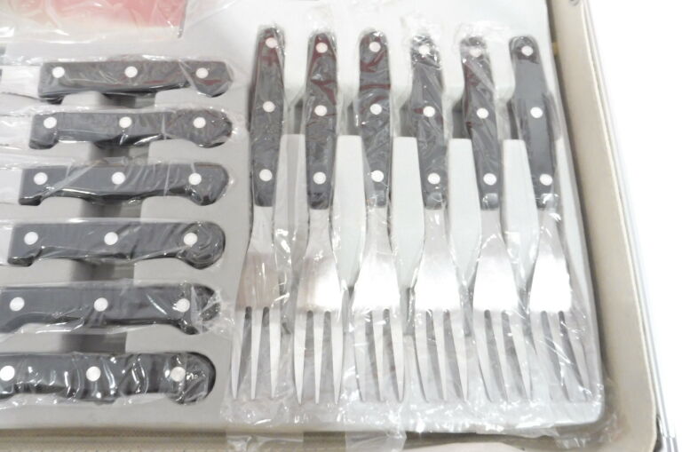 zestaw-nozy-i-sztuccow-edelstahl-rostfrei-stan-powystawowy