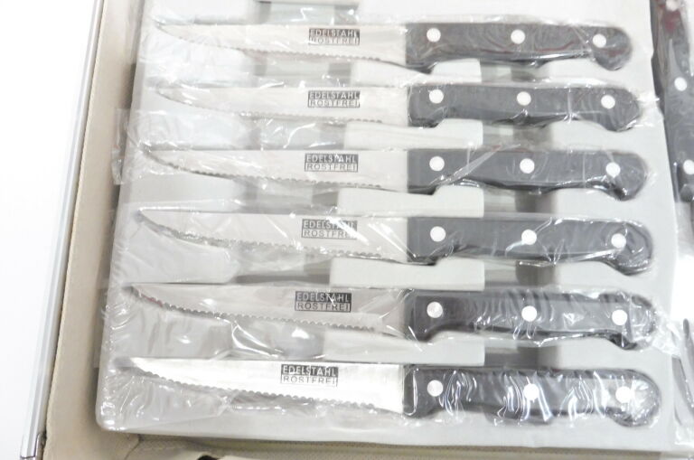 zestaw-nozy-i-sztuccow-edelstahl-rostfrei-stan-powystawowy