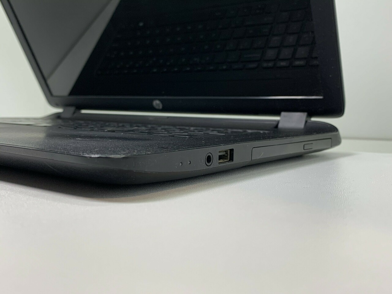 laptop-hp-17-p100nw-amd-e1-4500gb-seria-procesora-4366-220