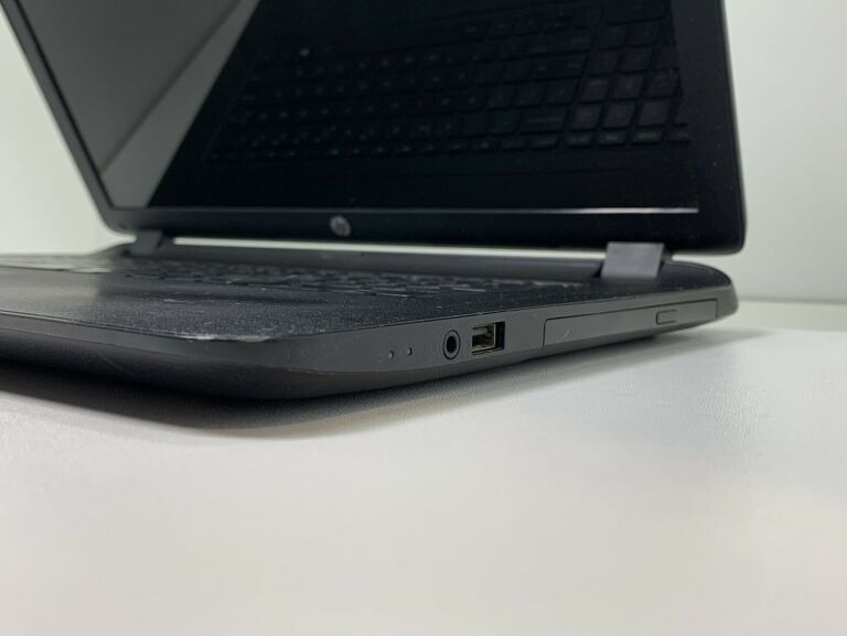 laptop-hp-17-p100nw-amd-e1-4500gb-seria-procesora-4366-220
