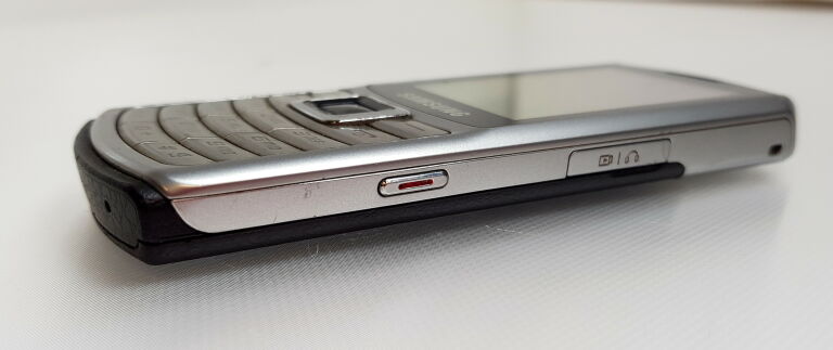 SAMSUNG S3310