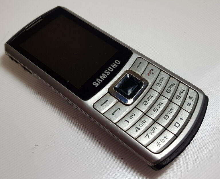 SAMSUNG S3310