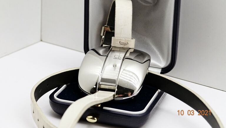 DAMSKI ZEGAREK CALVIN KLEIN SWISS MADE K2E231