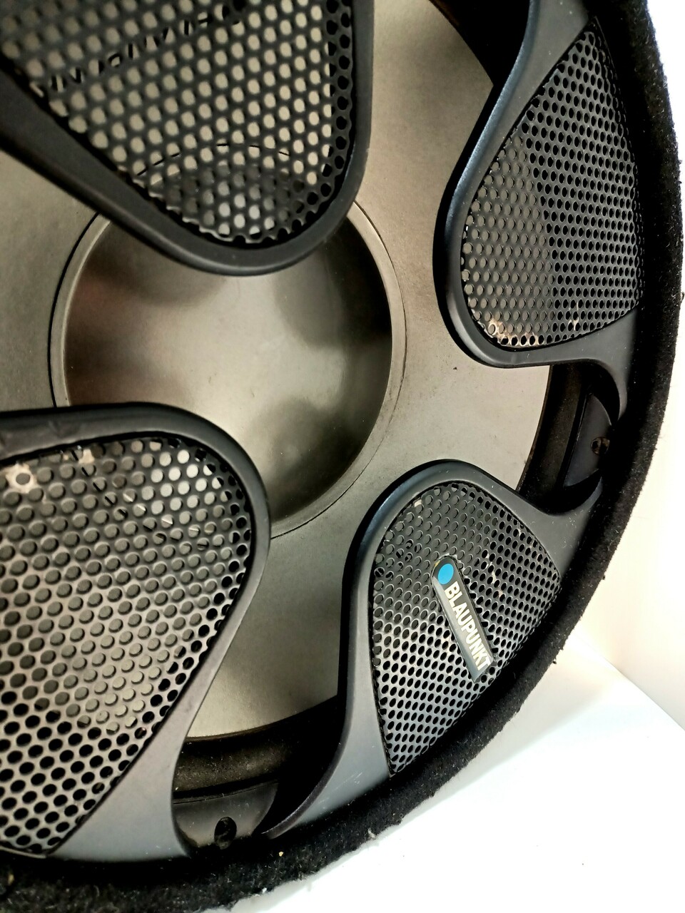 tuba-samochodowa-blaupunkt-gt-series-stan-uzywany