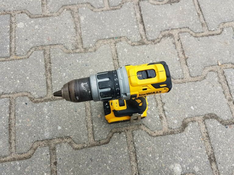 WIERTARKO-WKRĘTARKA DEWALT DCD796 AKU 5,0AH