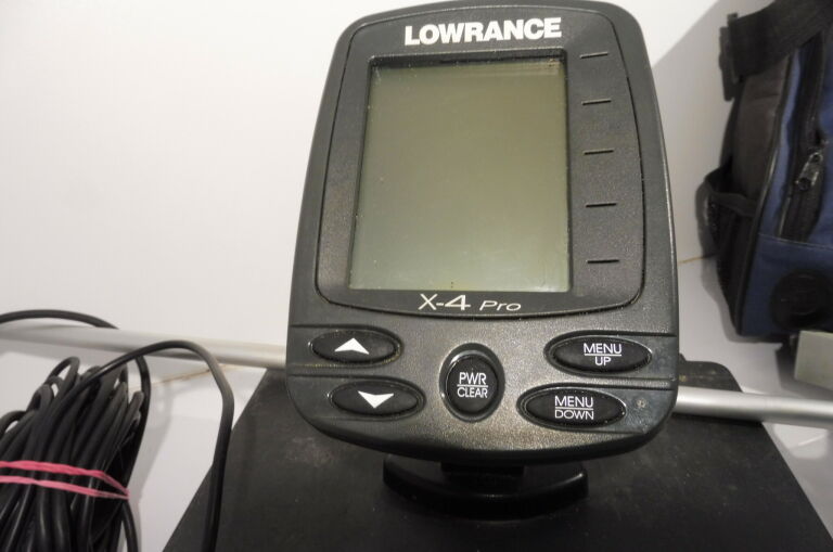 LOWRANCE X-4 PRO ECHOSONDA TORBA + RAMIE